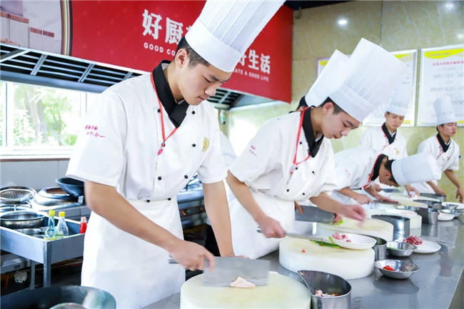 ���������¡��Ӹ��ൽ���գ���λ17������Ϊ����ƴ��ȫ����