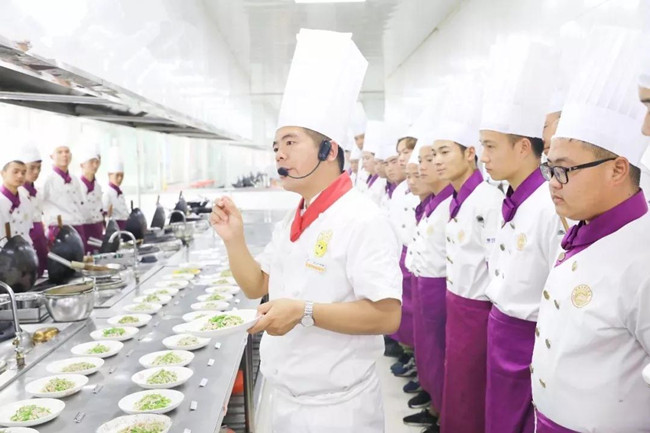 央视再次聚焦新东方烹饪:匠心铸梦想,技能创未来