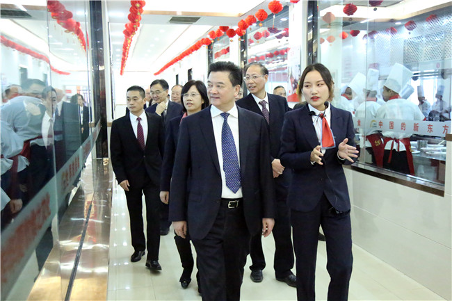 �ڰ˽�ȫʡְҵ���ܴ����ߵ�46�����缼�ܴ�������ʡѡ������ĻʽԲ������