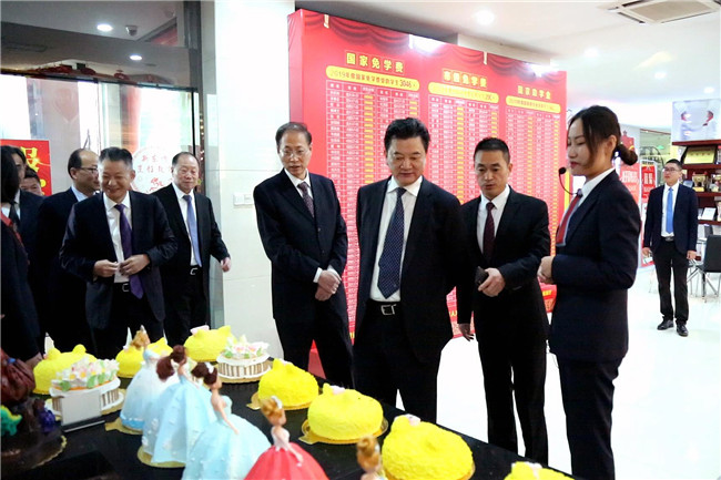 �ڰ˽�ȫʡְҵ���ܴ����ߵ�46�����缼�ܴ�������ʡѡ������ĻʽԲ������