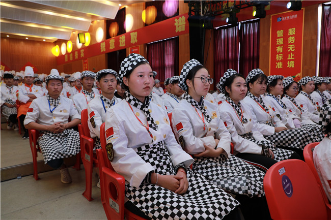 �ڰ˽�ȫʡְҵ���ܴ����ߵ�46�����缼�ܴ�������ʡѡ������ĻʽԲ������