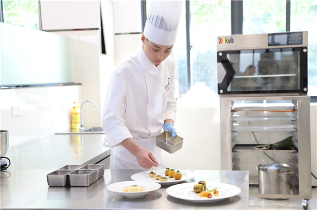 ��ս����,���ͽ���,����һֱ��·�ϣ�