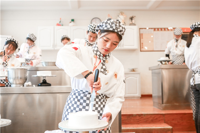 ��ѧ���������³̡�����Զ���ᣬ��Զ����ӯ��