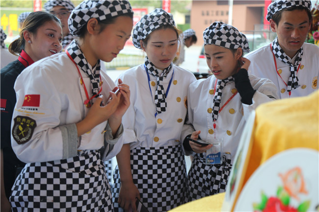 ��ʦ��������Ȼ���仭�ң�