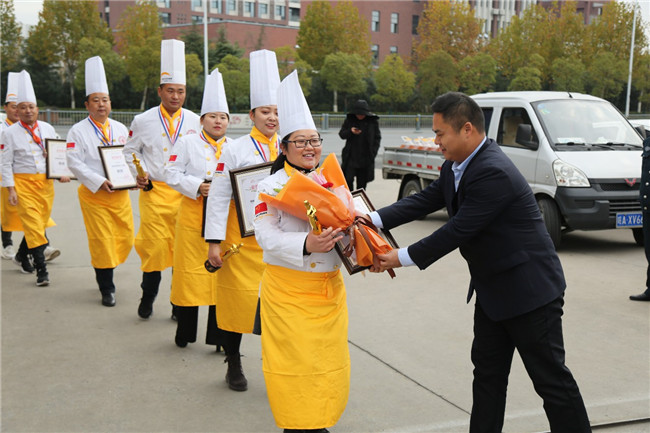 ����ҫ���������¶�������ȫ����ʦ���ܴ�����ܾ���������������