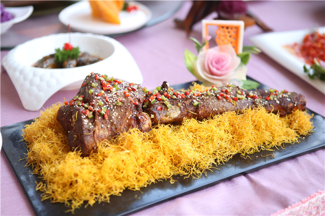 �����¶���˫ʮ����ʳ���껪��ѧ���˳�������