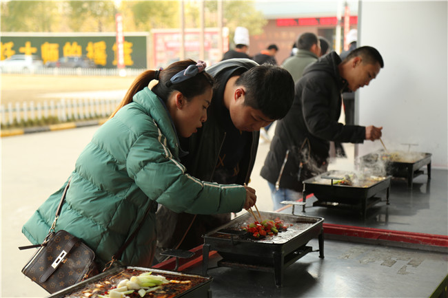 �����¶���˫ʮ����ʳ���껪��ѧ���˳�������