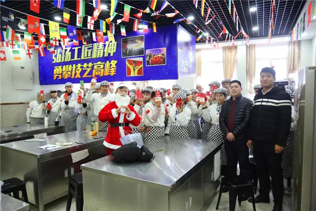 ���Ǳ��˼ҵ�ѧУ��ʥ������������������