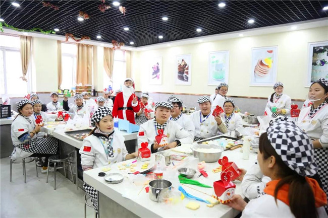 ���Ǳ��˼ҵ�ѧУ��ʥ������������������