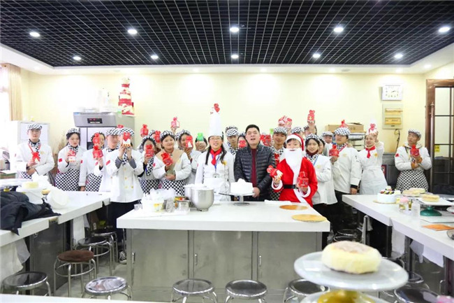 ���Ǳ��˼ҵ�ѧУ��ʥ������������������