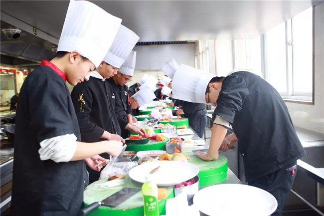 ����Ҫ��ְҵ�ʸ�֤���Զ�����������