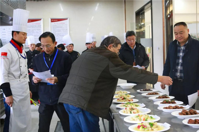 ����Ҫ��ְҵ�ʸ�֤���Զ�����������