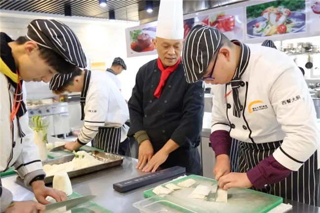 ���ޣ�����лʦ����������֮������