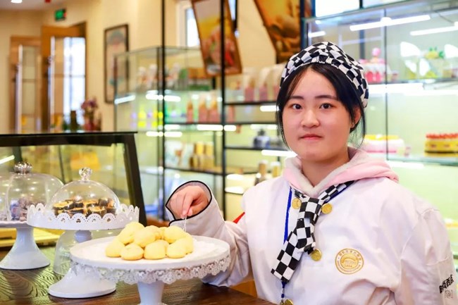 ��ѧ�ӹ��¡���ݼ:���۵곤ʵ���Ƽ�����Ʒ�����������¶�����