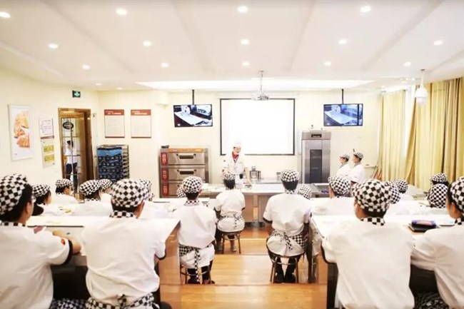 ��ѧ�ӹ��¡���ݼ:���۵곤ʵ���Ƽ�����Ʒ�����������¶�����