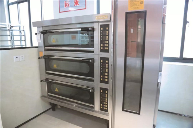 ϲѶ����У������46�����缼�ܴ�������ʡ��ѵ���ء���У��ʦ��������ָ��ר���鳤