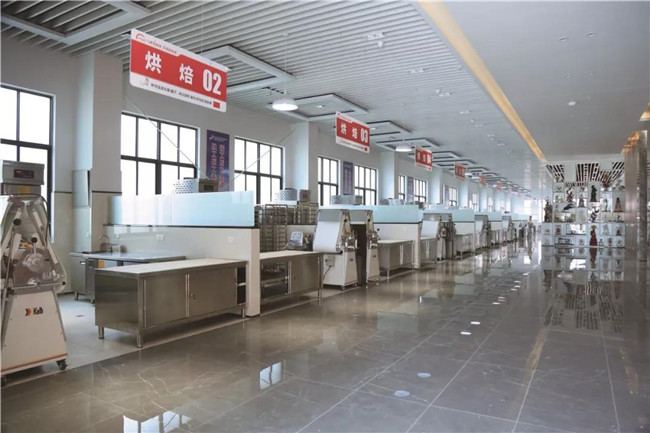 ϲѶ����У������46�����缼�ܴ�������ʡ��ѵ���ء���У��ʦ��������ָ��ר���鳤