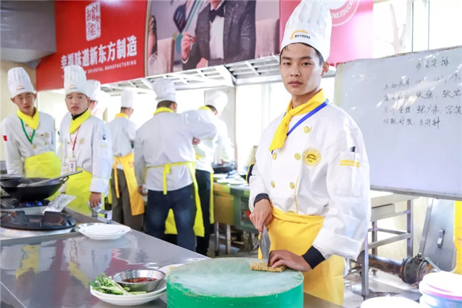 ���������¡������С������֡�����ְ��ܵ�һ��ѧ����ֻΪ����ʵ�ִ�ҵ�Σ�