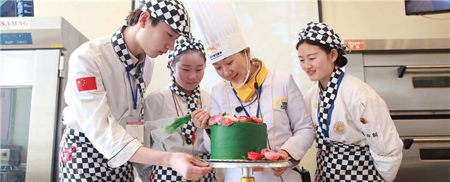 ���������¡���ЦŮ��������׷��֮�ã�