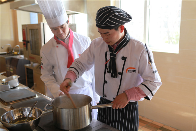 ����ѧ�������٣������¶������������衰ѧ�С�թƭ