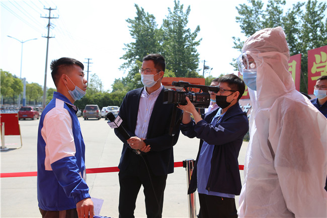 Ӳ��|ѧУ���Ŀ�չ���߲��أ�ȷ��ѧ��������Уѧϰ������