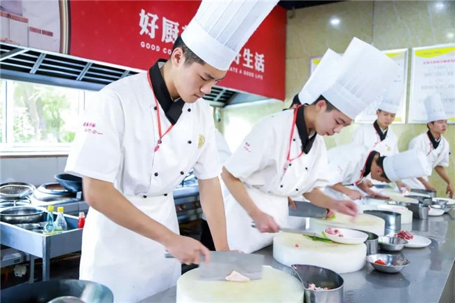 ��ѧ���������Ӹ��ൽ���գ������¹��Ǵ��������³�����