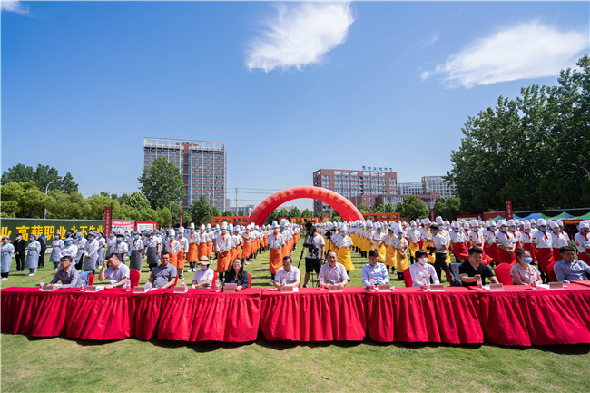 ��У����2020���ļ�ר����Ƹ���߽���У�������ҵ��ѧǩԼ��ʽ