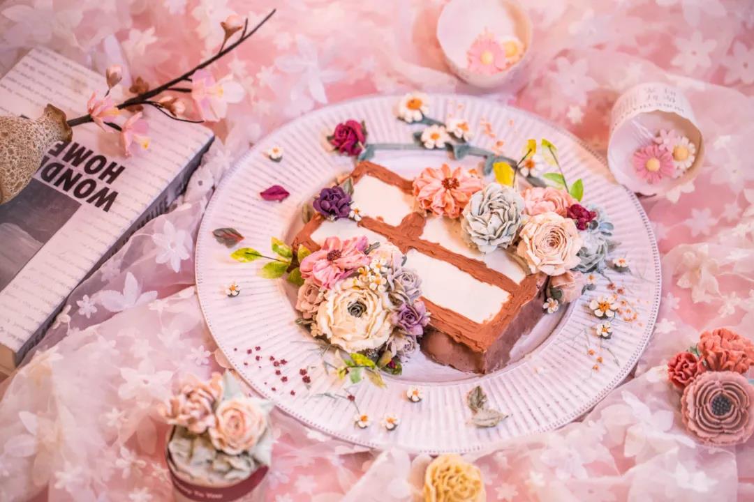 �����ڼ䣬��һƶ��ϴ�����е���ȴ׬������������