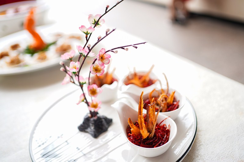 �Ӿ�ʢ�����ˣ����������ѧ����Ʒչ��