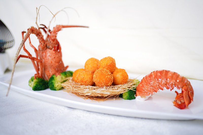 �Ӿ�ʢ�����ˣ����������ѧ����Ʒչ��