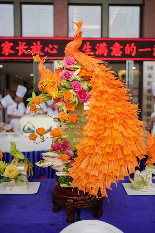 �Ӿ�ʢ�����ˣ����������ѧ����Ʒչ��