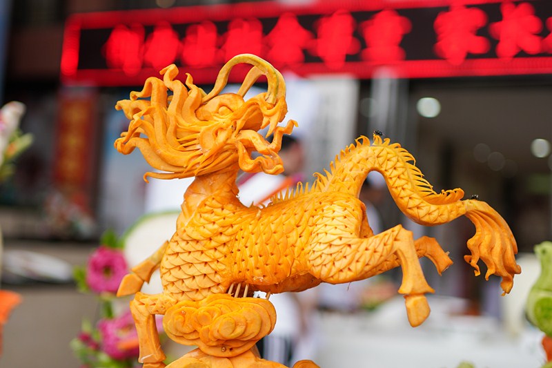 �Ӿ�ʢ�����ˣ����������ѧ����Ʒչ��