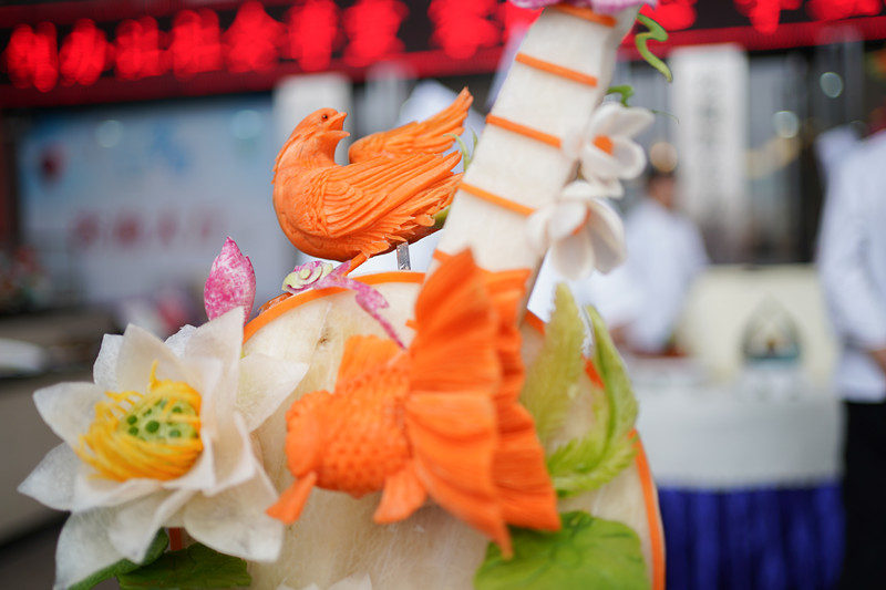 �Ӿ�ʢ�����ˣ����������ѧ����Ʒչ��