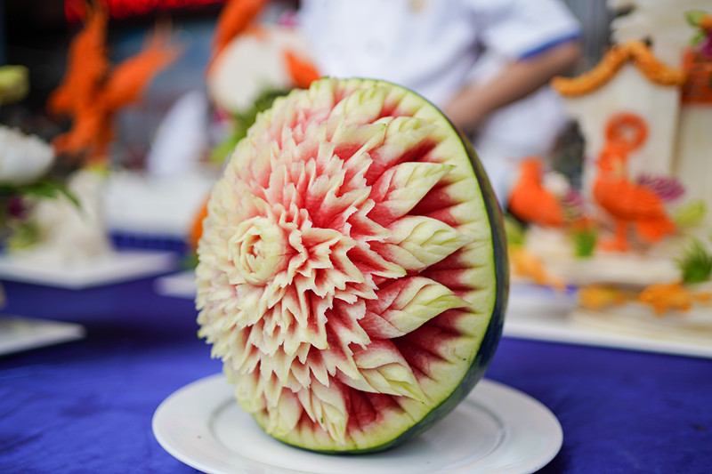 �Ӿ�ʢ�����ˣ����������ѧ����Ʒչ��