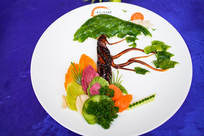 �Ӿ�ʢ�����ˣ����������ѧ����Ʒչ��