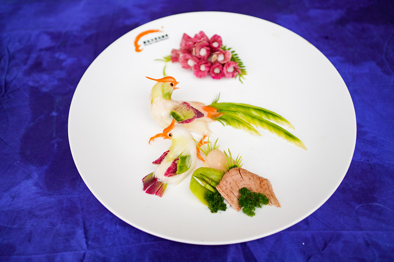 �Ӿ�ʢ�����ˣ����������ѧ����Ʒչ��