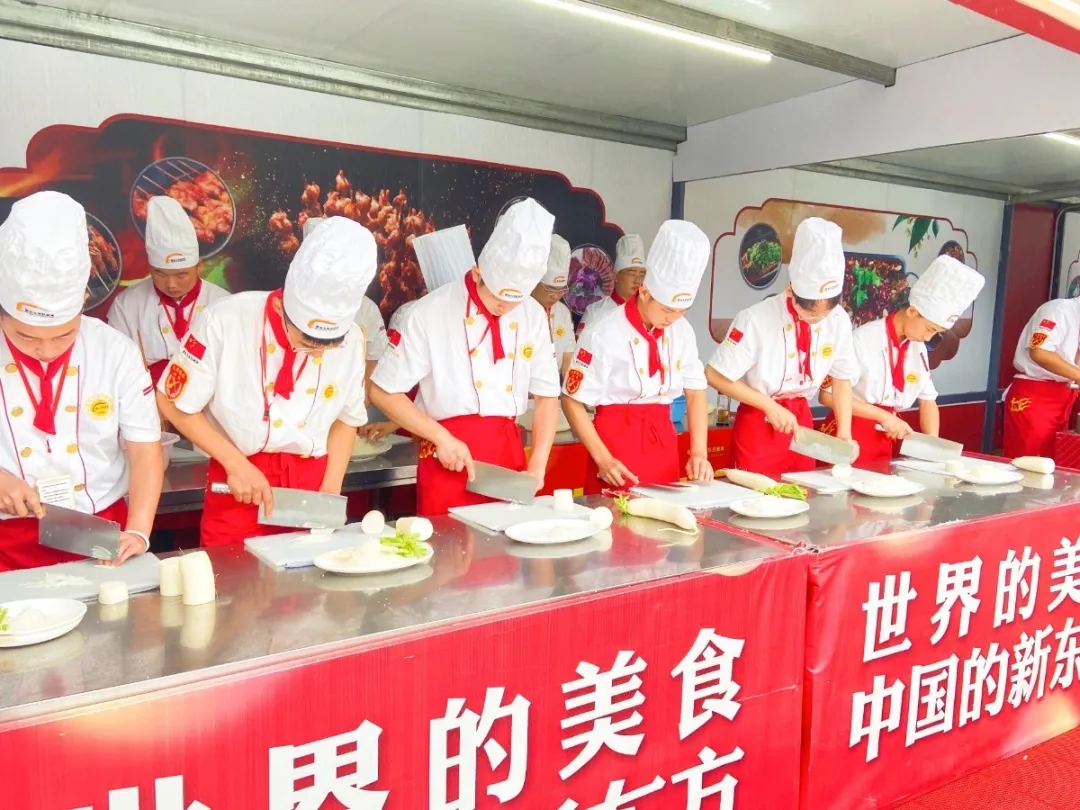 �����������ɡ������¶�����⿼���ѧУ�ٰ쵶������