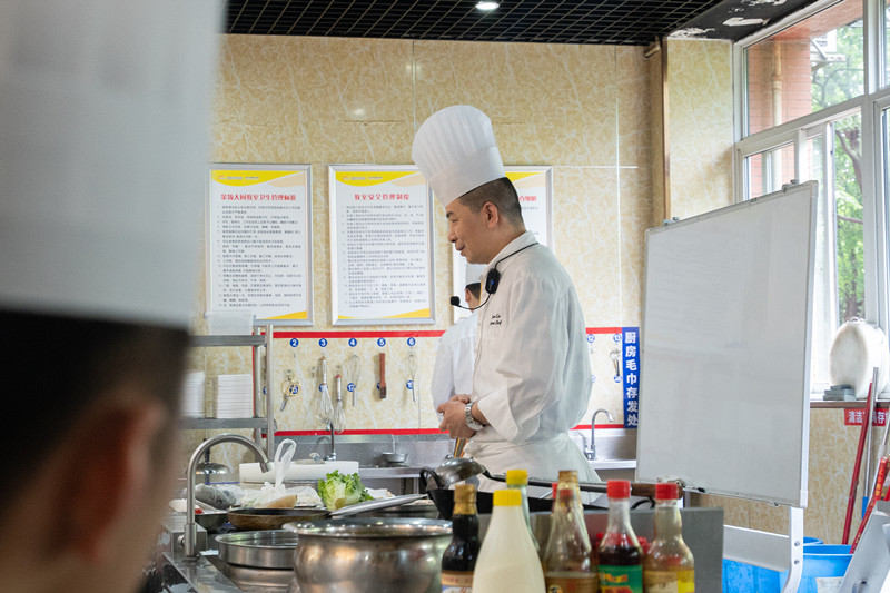 ��������ʦ���ɹ�֮·û�нݾ����ߣ�����ǧ��������Ϊ��