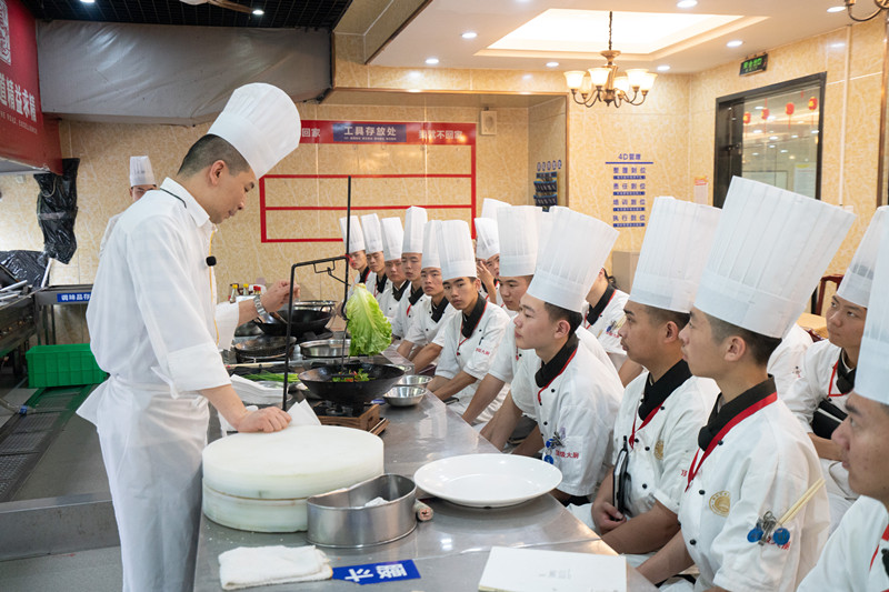 ��������ʦ���ɹ�֮·û�нݾ����ߣ�����ǧ��������Ϊ��