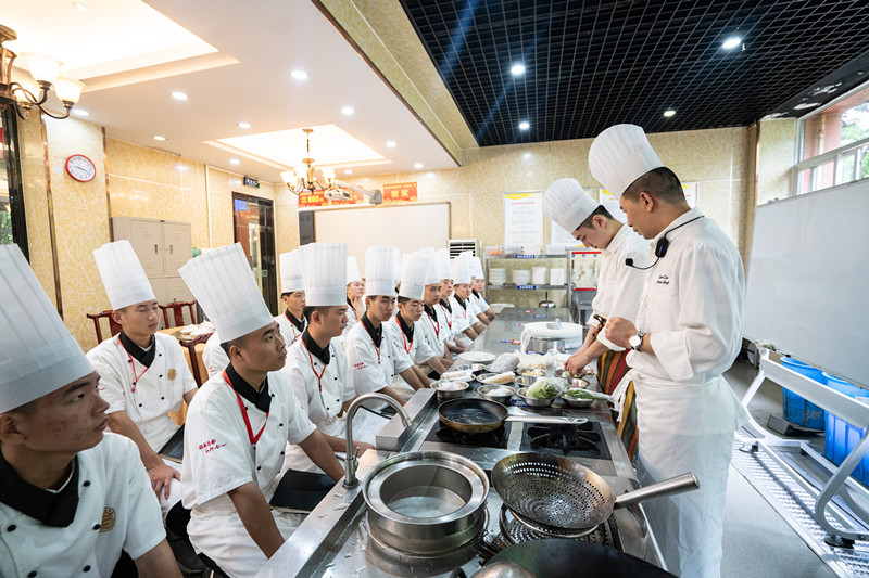 ��������ʦ���ɹ�֮·û�нݾ����ߣ�����ǧ��������Ϊ��