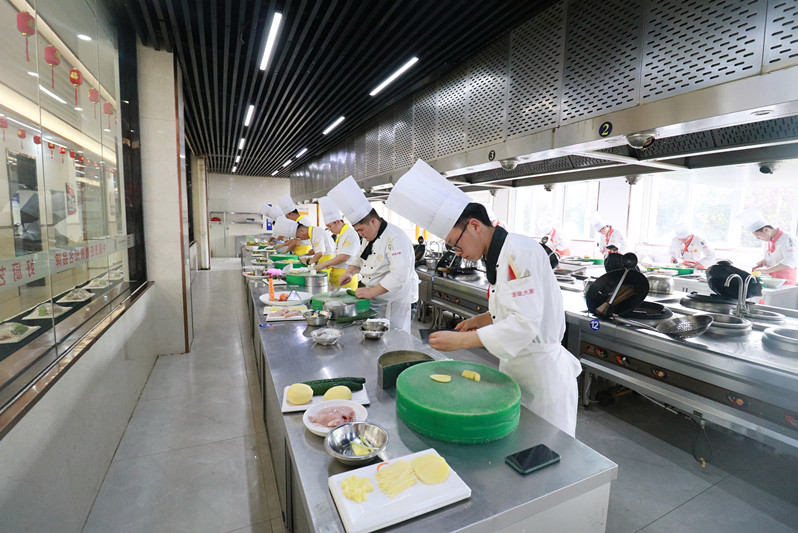 ����������װ����|�����조�¶�������ȫ����⿼��ܴ����Ϸ�Ԥѡ�����Ƚ�����