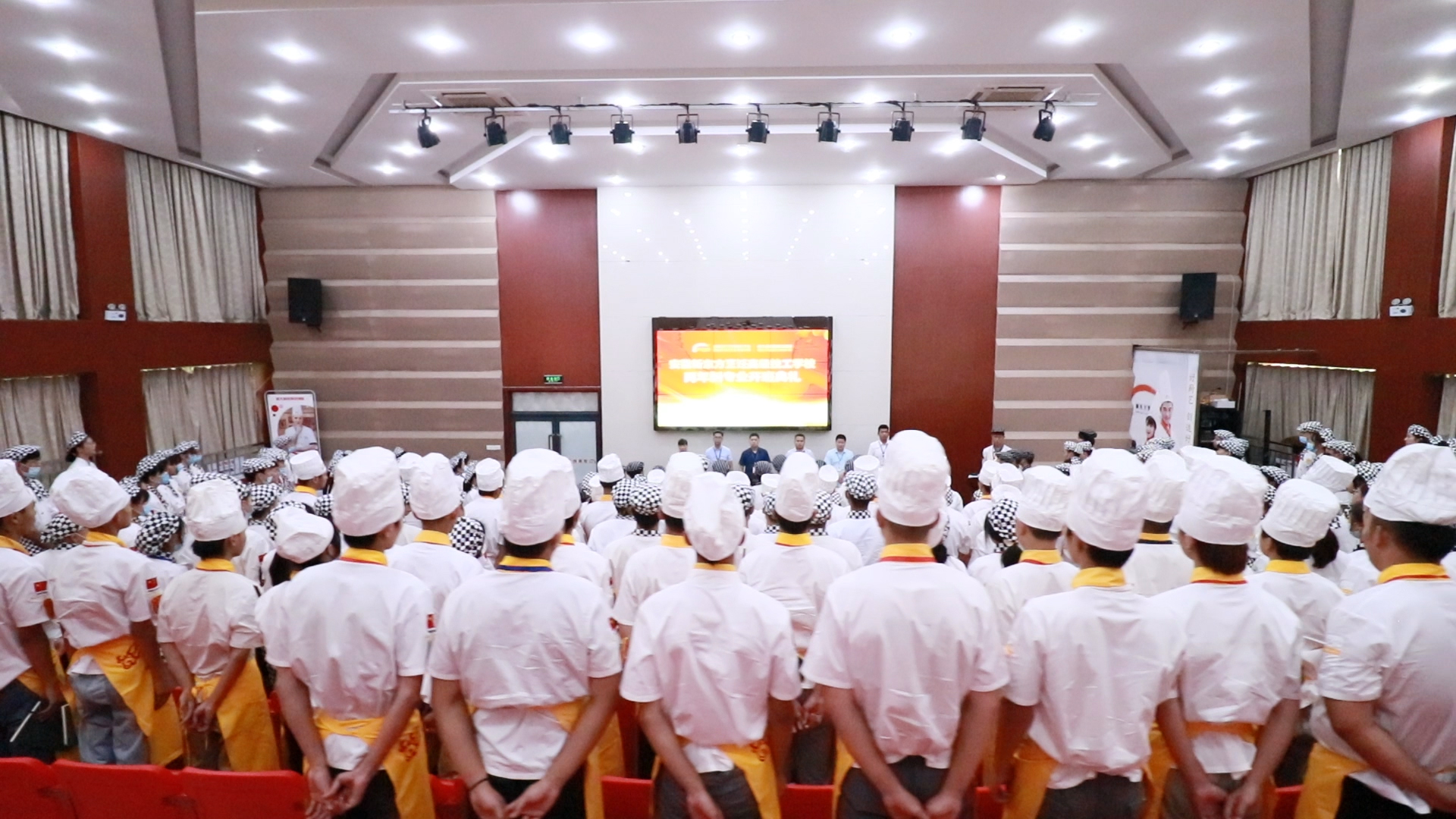 �����¶������ڳ������Կڴ�ר�࿪�����Բ�����У�