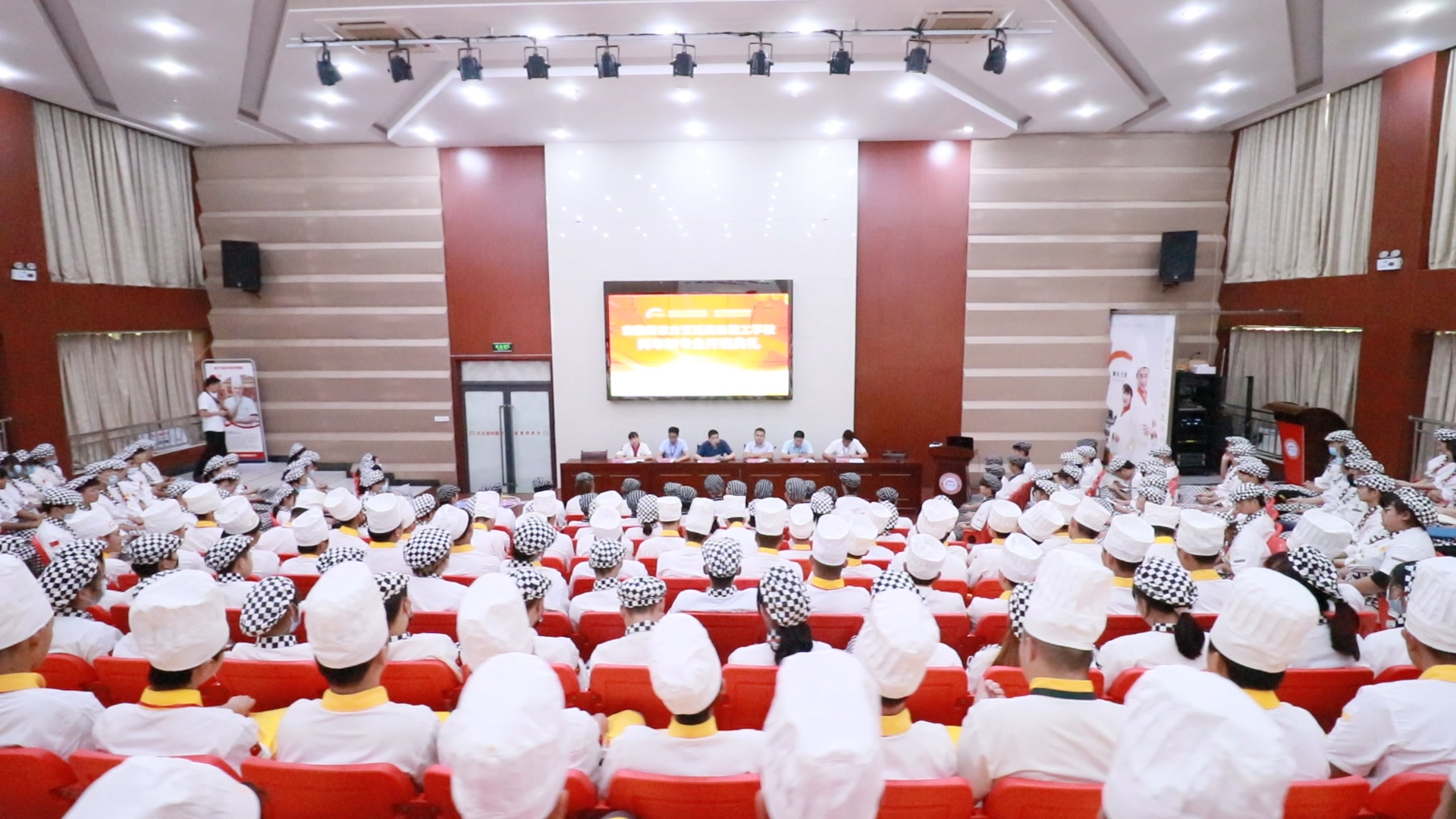 �����¶������ڳ������Կڴ�ר�࿪�����Բ�����У�