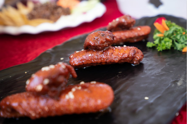 ��ϯ��Ʒչ|�ŷ����룬�ܶ��޻��ഺ