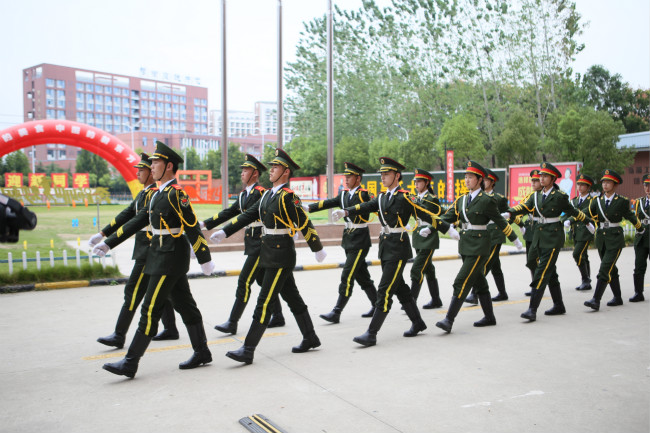 ��������ҫ���ݣ�ĥ���ഺ�Բ��У������¶���2020��������ѵ���ݣ�