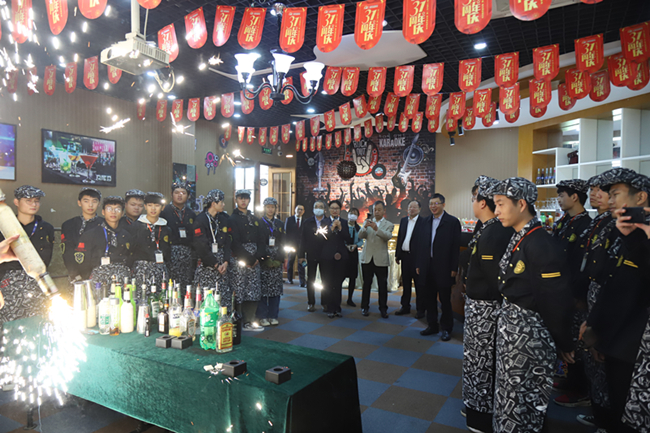 ���ҿ��Ŵ�ѧ��ί��ǡ�У�����¸�һ��ݰ�ٰ����¶�������