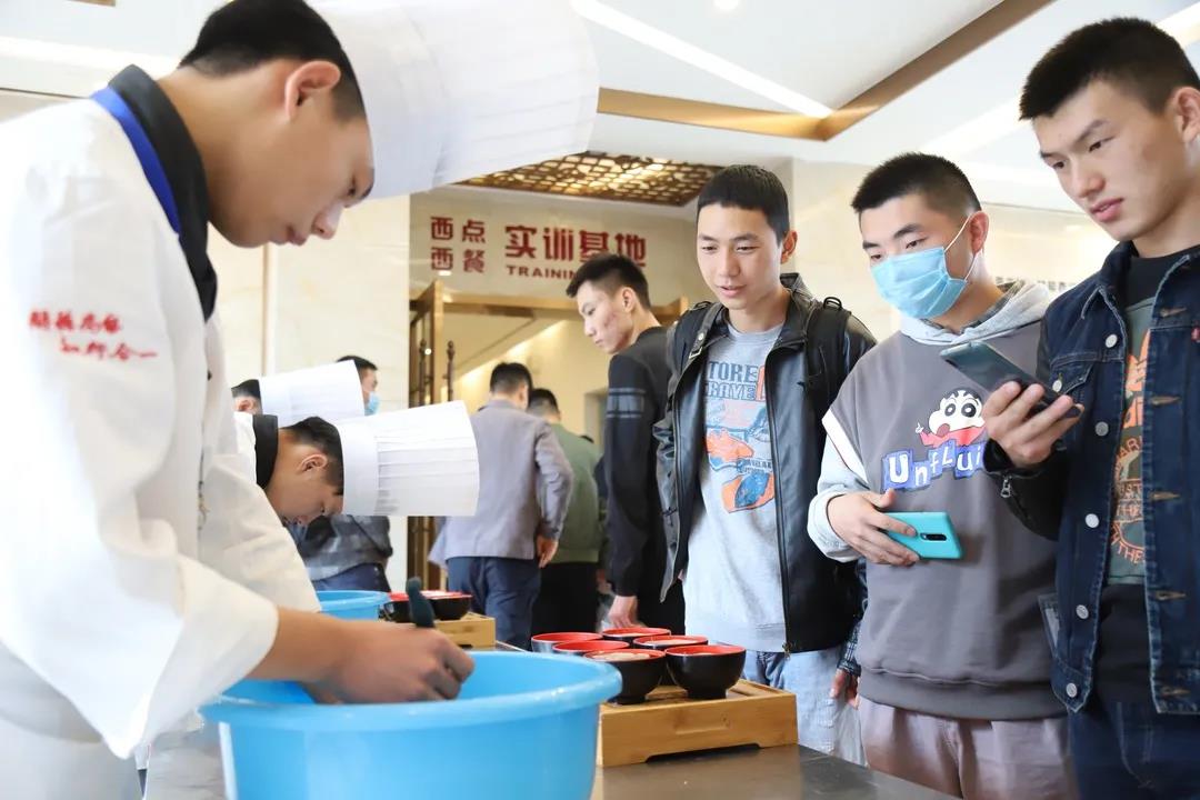 ȫʡ��������У���϶�Ϊ����ʡ���۾���ְҵ������ѵ����