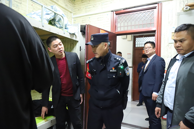 У԰��ȫ��С�£���վ��������Ա����У�������ᰲȫ������