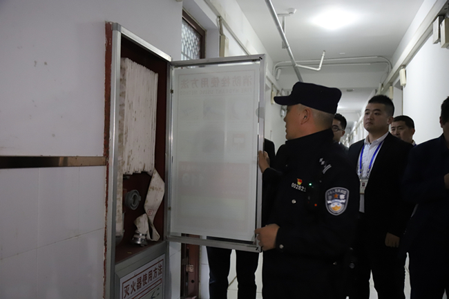 У԰��ȫ��С�£���վ��������Ա����У�������ᰲȫ������