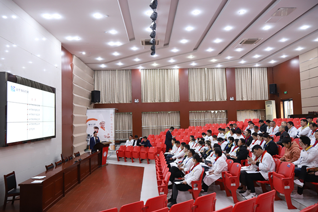 У԰��ѵ�ᣬ�ٽ���ʦ��߽�ѧˮƽ